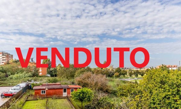 appartamento in vendita a Roma in zona Spinaceto