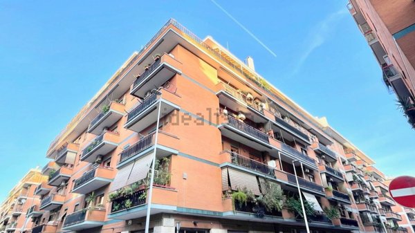 appartamento in vendita a Roma in zona Ostia
