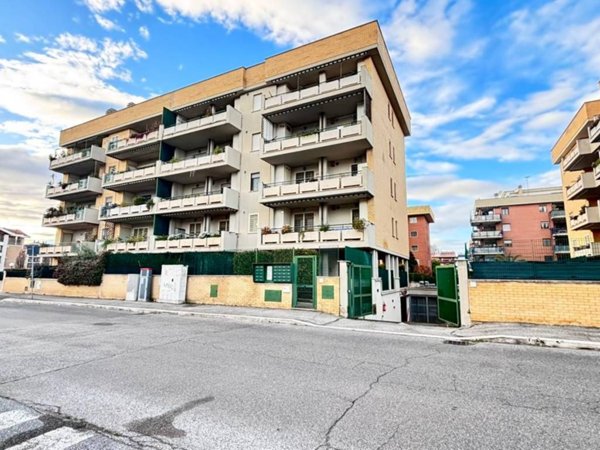 appartamento in vendita a Roma in zona Appio Claudio