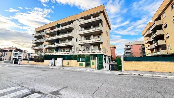 appartamento in vendita a Roma in zona Appio Claudio