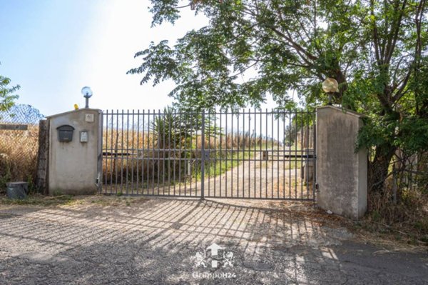 terreno agricolo in vendita a Roma in zona Falcognana