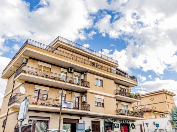 appartamento in vendita a Roma in zona Borghesiana