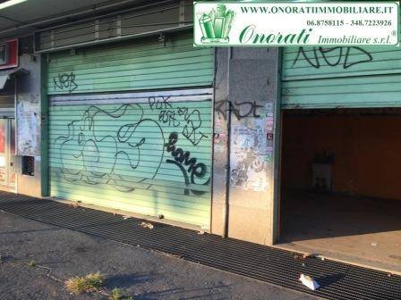 negozio in vendita a Roma in zona Ponte di Nona