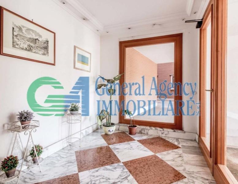 appartamento in vendita a Roma in zona EUR