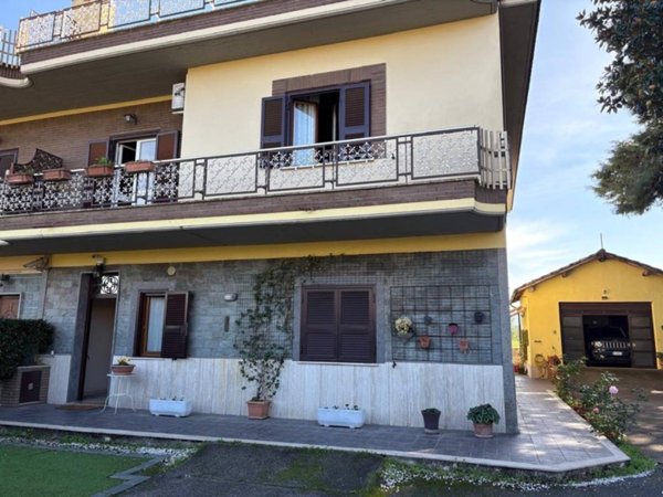 appartamento in vendita a Roma in zona Tor Bella Monaca