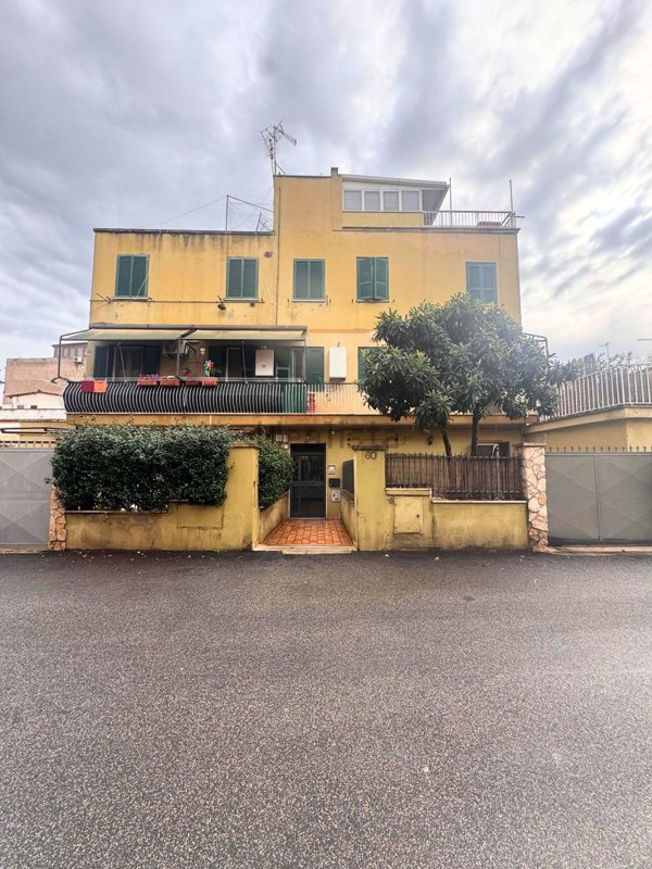 appartamento in vendita a Roma in zona Torre Maura