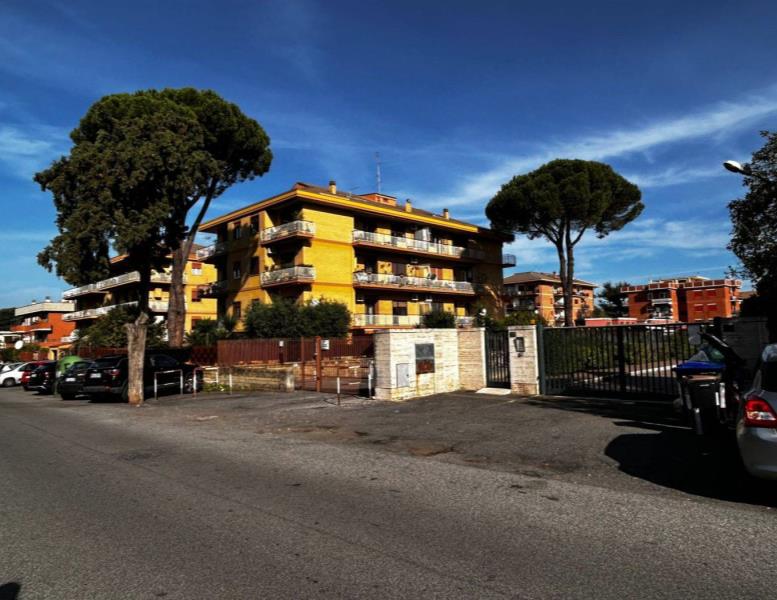 appartamento in vendita a Roma in zona Casal Morena