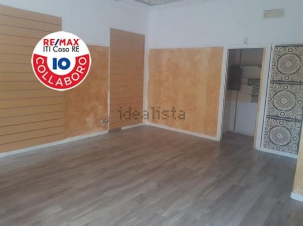 locale commerciale in vendita a Roma in zona Ostia
