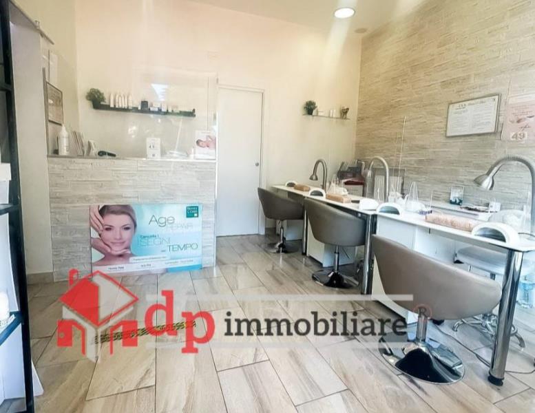 negozio in vendita a Roma in zona Monte Sacro/Talenti