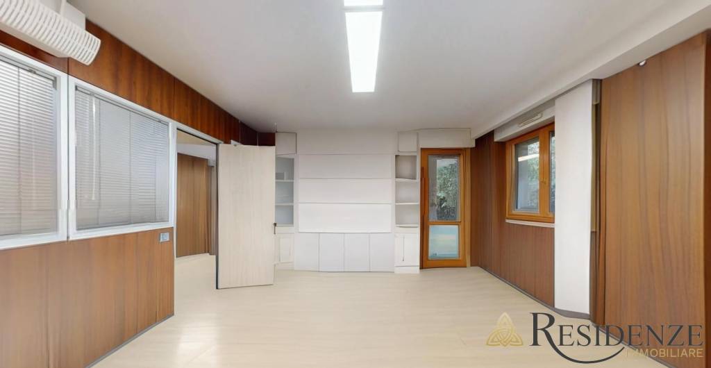 ufficio in vendita a Roma in zona Torrino