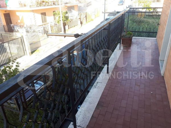 appartamento in vendita a Roma in zona Ponte di Nona