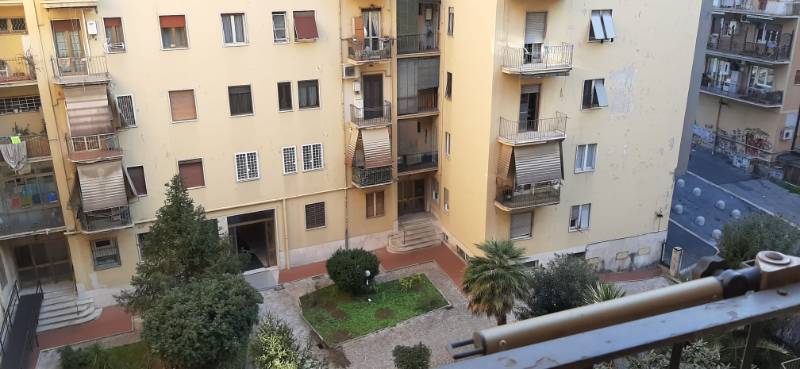 appartamento in vendita a Roma in zona Tuscolano