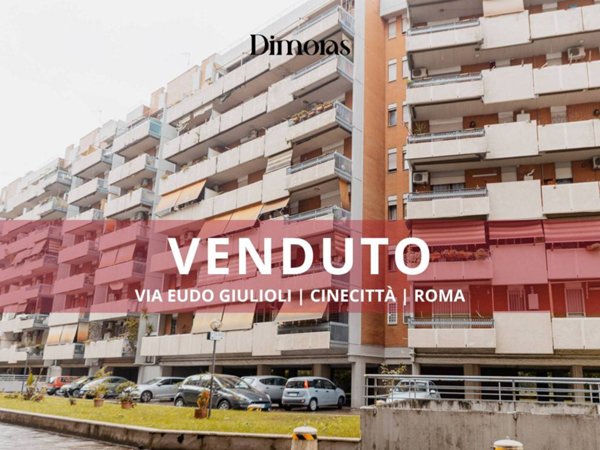 appartamento in vendita a Roma in zona Cinecittà