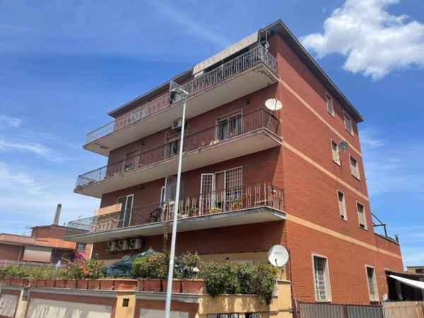 appartamento in vendita a Roma in zona Romanina