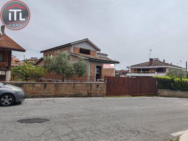 casa indipendente in vendita a Roma in zona Massimina/Casal Lumbroso