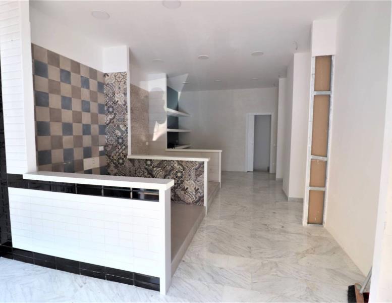 locale commerciale in vendita a Roma in zona Trieste