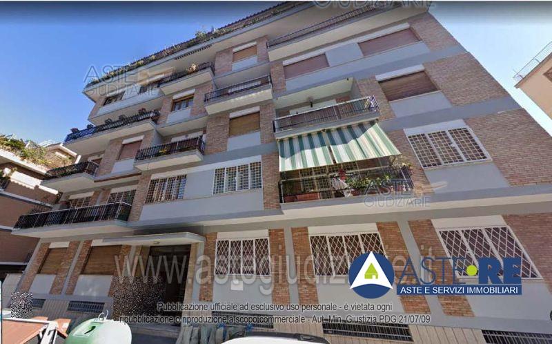 appartamento in vendita a Roma in zona Appio Claudio