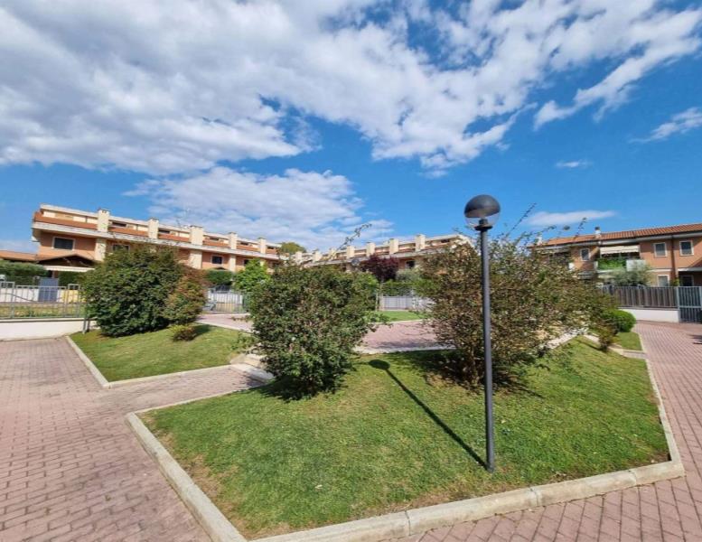 appartamento in vendita a Roma in zona Torrino