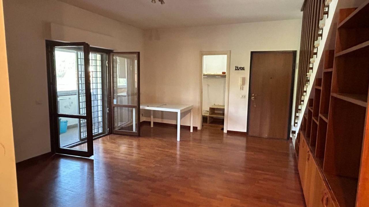 appartamento in vendita a Roma in zona Pantan Monastero