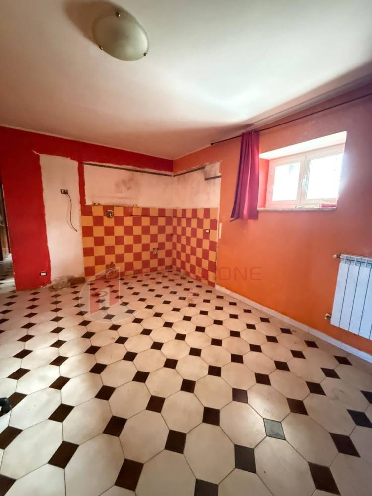 appartamento in vendita a Roma in zona Colle del Sole