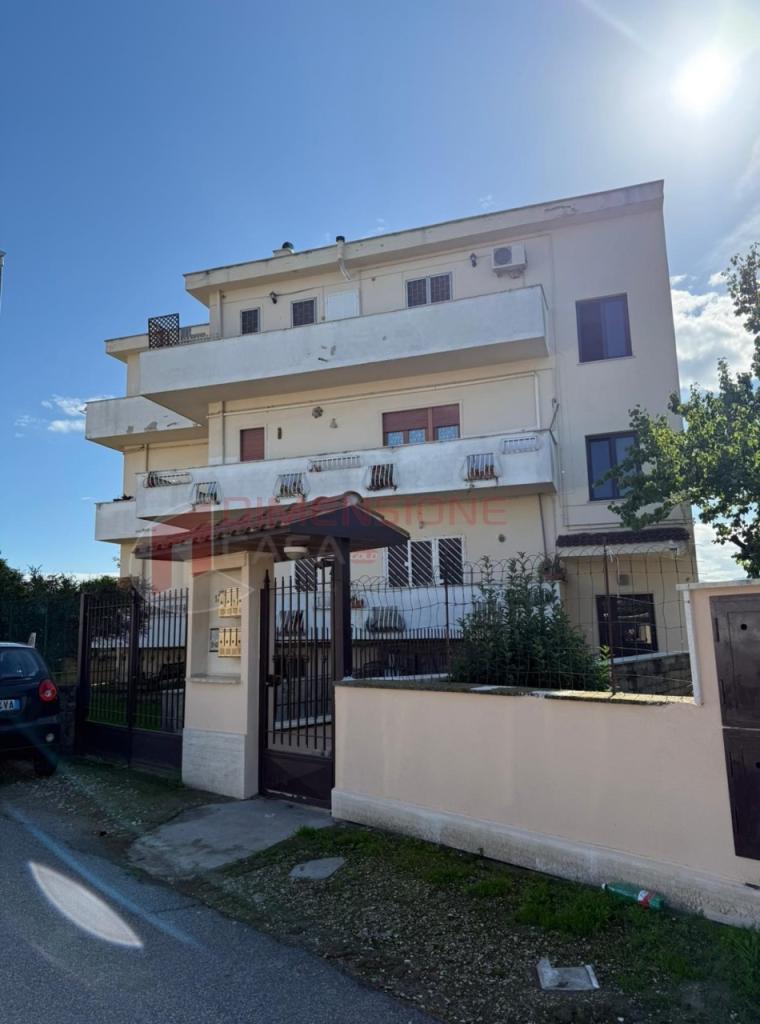 appartamento in vendita a Roma in zona Colle del Sole