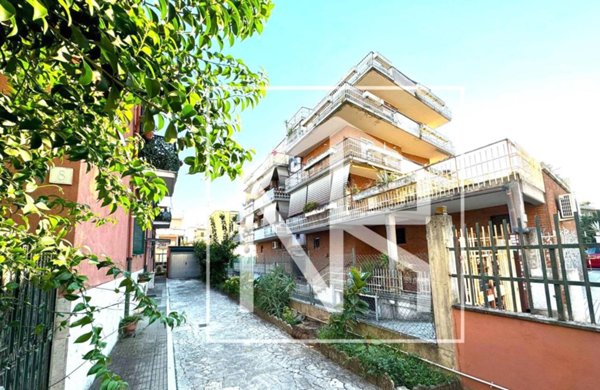 appartamento in vendita a Roma in zona Torre Maura