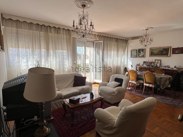 appartamento in vendita a Roma in zona EUR
