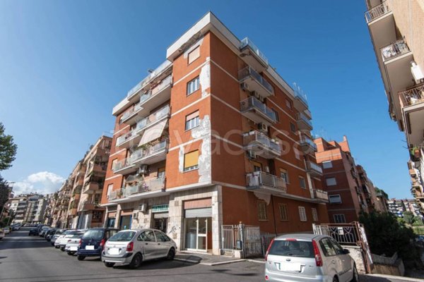 negozio in vendita a Roma in zona Monte Sacro/Talenti