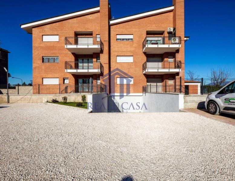 appartamento in vendita a Roma in zona Castelverde