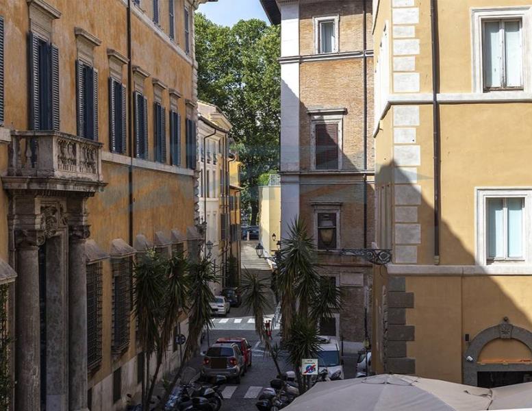 appartamento in vendita a Roma in zona Rione di Ponte
