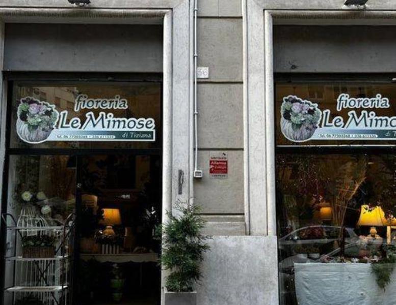 locale commerciale in vendita a Roma in zona Appio Latino
