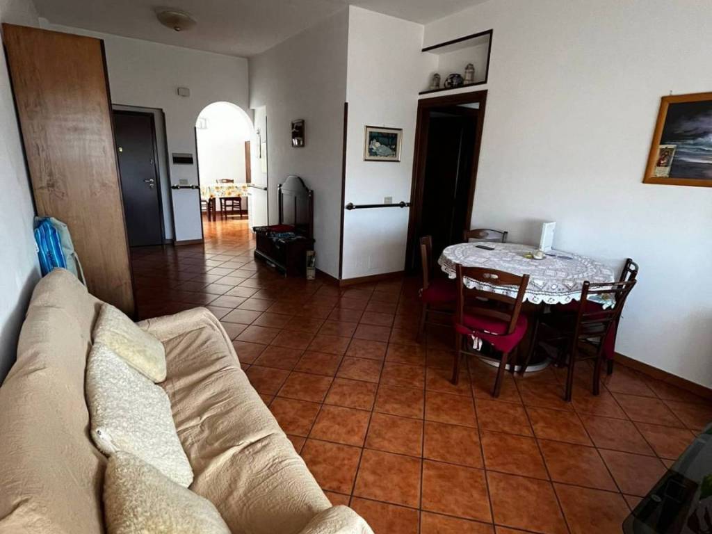 appartamento in vendita a Roma in zona Acilia