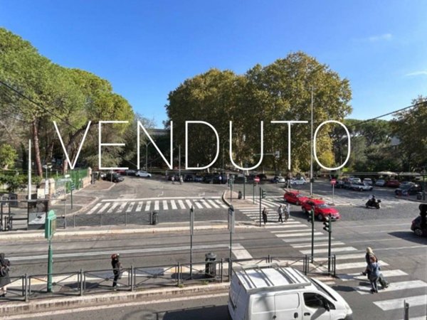 appartamento in vendita a Roma in zona San Saba - Ripa