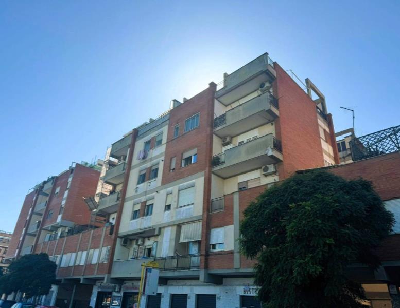 appartamento in vendita a Roma in zona Ostia