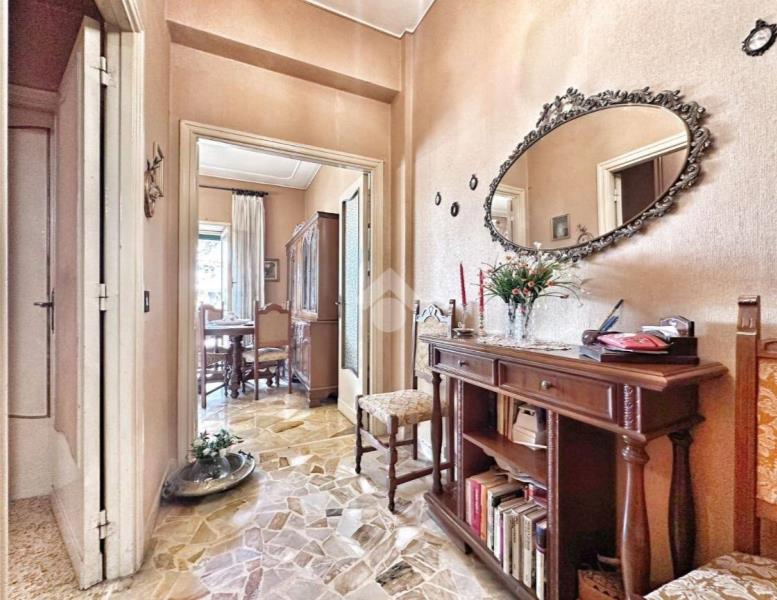 appartamento in vendita a Roma in zona Tomba di Nerone