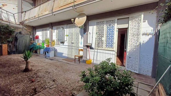 appartamento in vendita a Roma in zona Appio Pignatelli