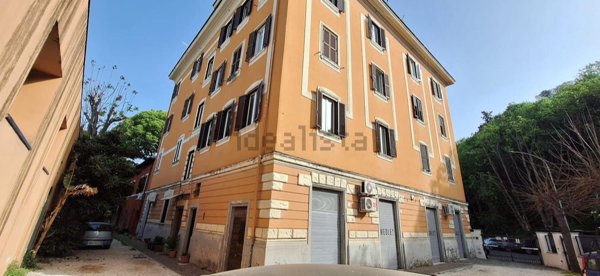 locale commerciale in vendita a Roma in zona Monte Sacro/Talenti