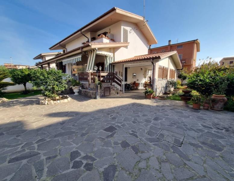 casa indipendente in vendita a Roma in zona Dragona/Bagnoletto