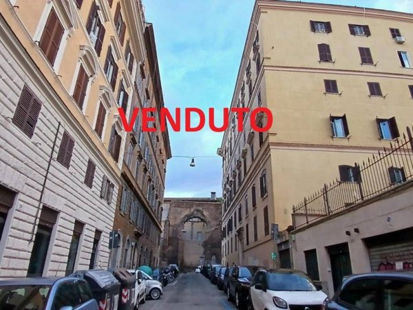 appartamento in vendita a Roma in zona Esquilino