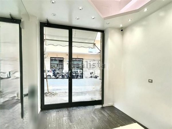 locale commerciale in vendita a Roma