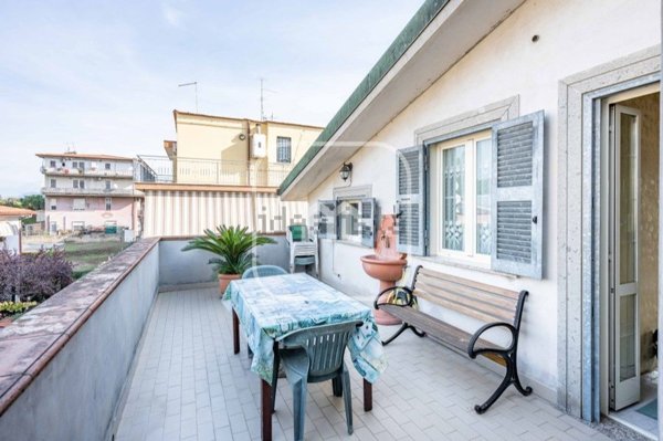 appartamento in vendita a Roma in zona Tor Cervara