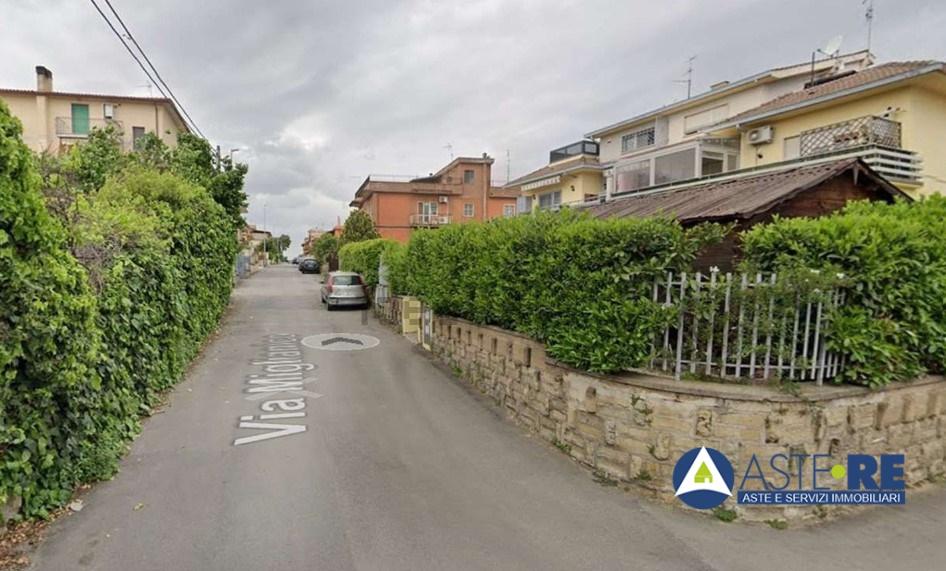 appartamento in vendita a Roma in zona Corviale