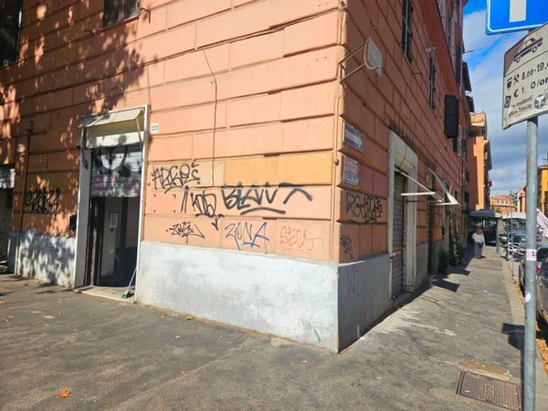 negozio in vendita a Roma in zona Salario