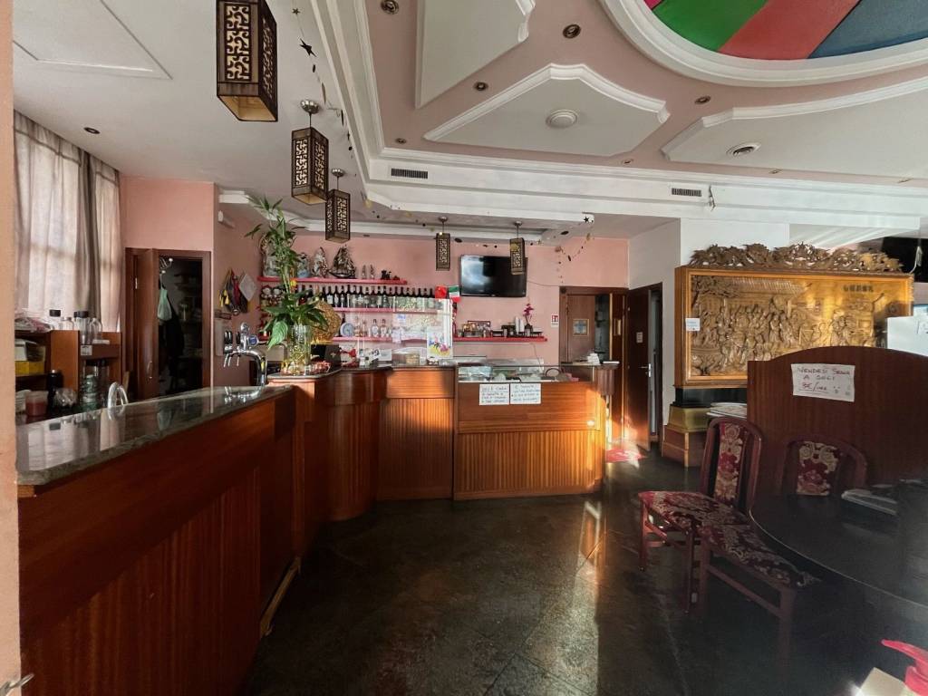 negozio in vendita a Roma in zona Ostia