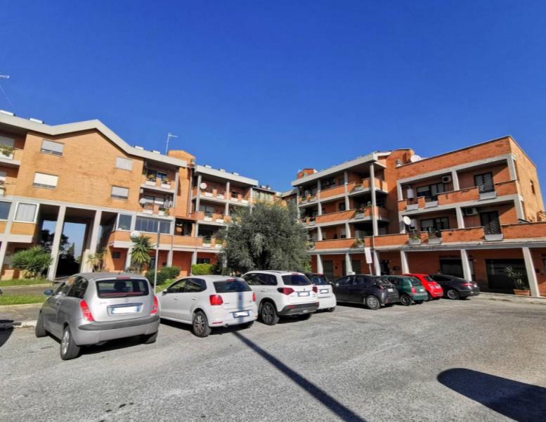 appartamento in vendita a Roma in zona Acilia