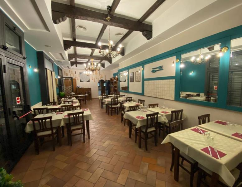 negozio in vendita a Roma in zona Tuscolano