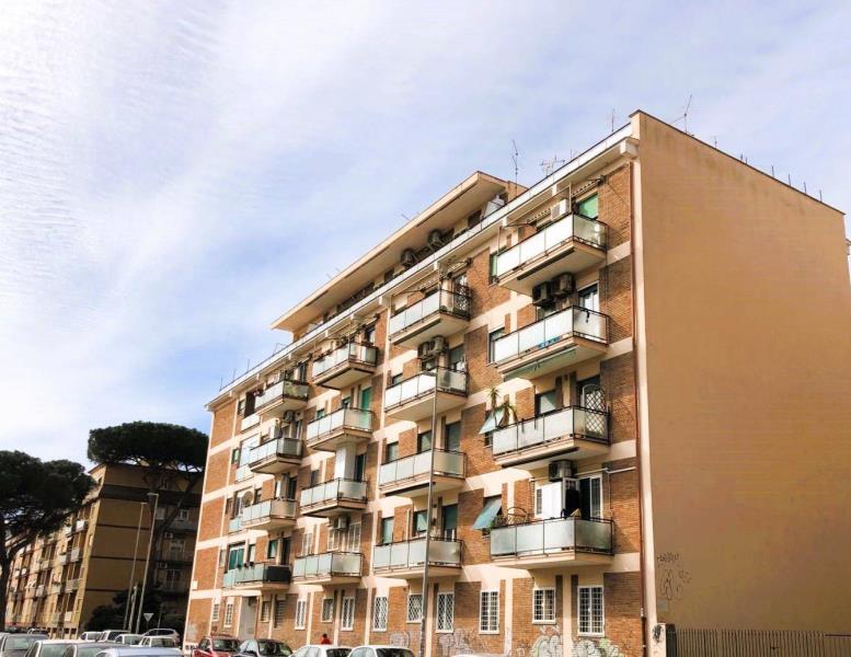 appartamento in vendita a Roma in zona Ostia