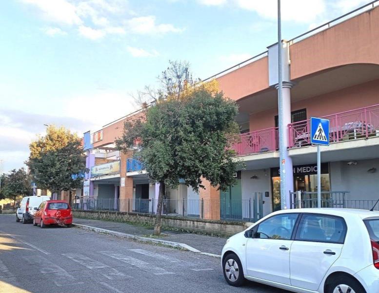 ufficio in vendita a Roma in zona Acilia