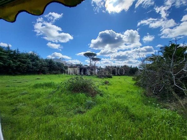 casa indipendente in vendita a Roma in zona Infernetto