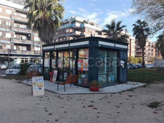 negozio in vendita a Roma in zona Ostia
